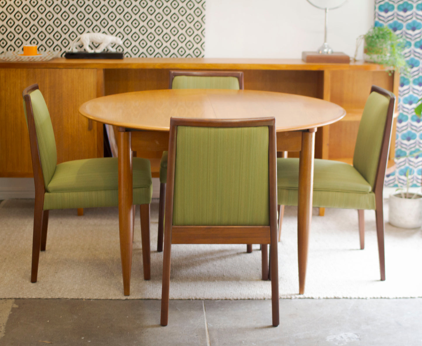 Round Moderntone Extension Table