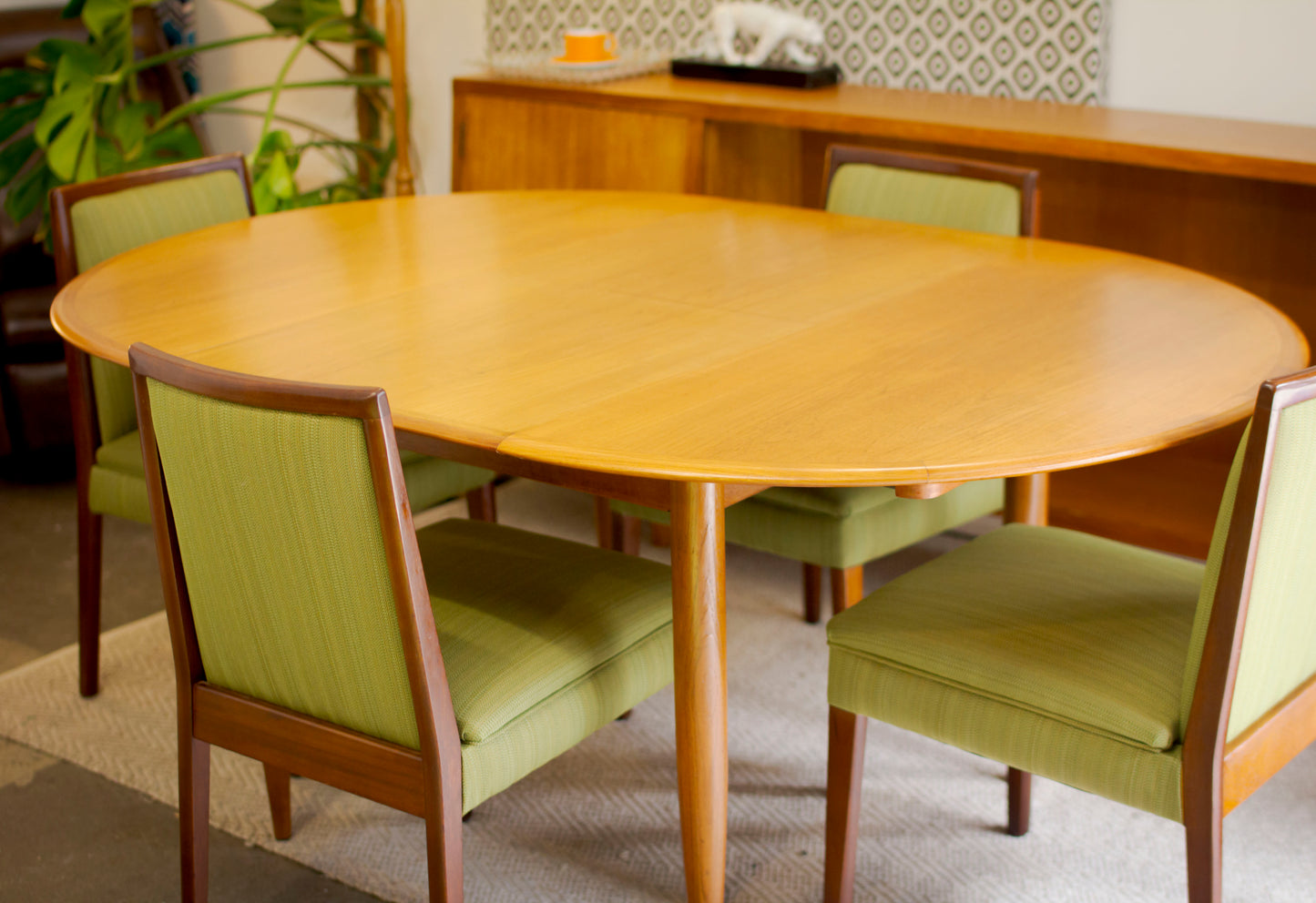 Round Moderntone Extension Table