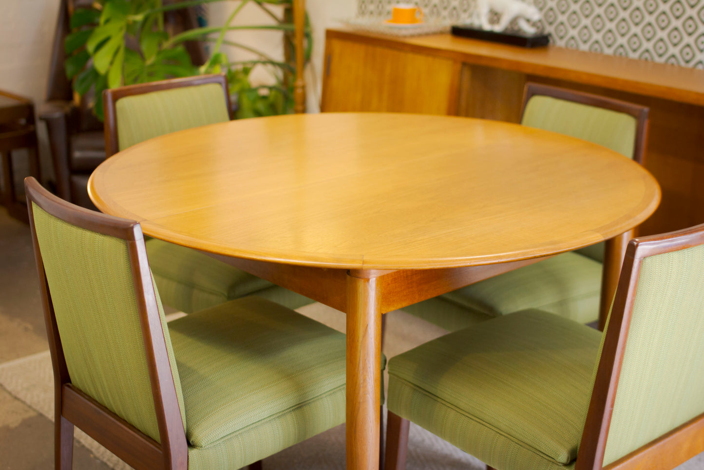 Round Moderntone Extension Table