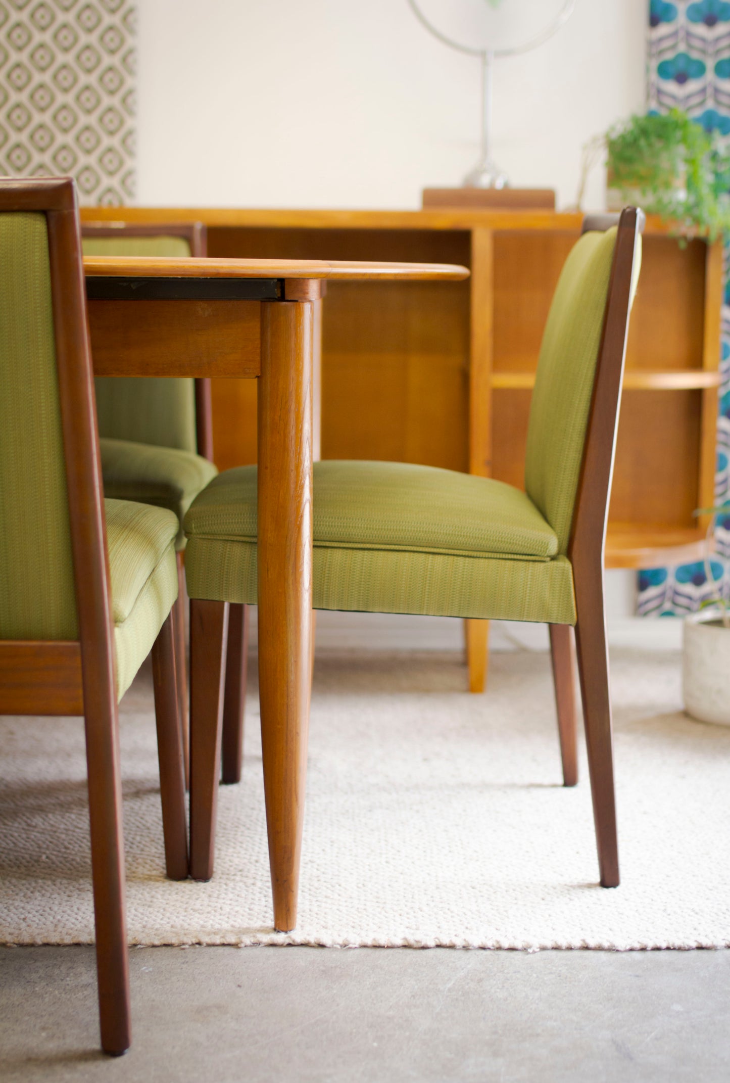 Round Moderntone Extension Table