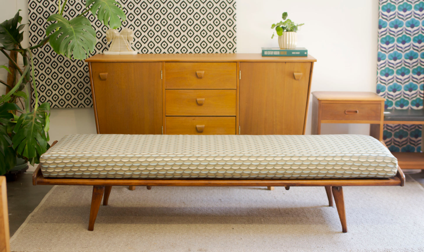 Retro Folding Daybed